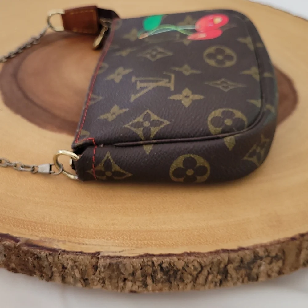 louis vuitton takashi murakami cherry pochette - Picture 6 of 14